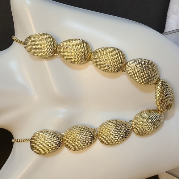 Monet necklace vintage gold color - Picture 2 of 5